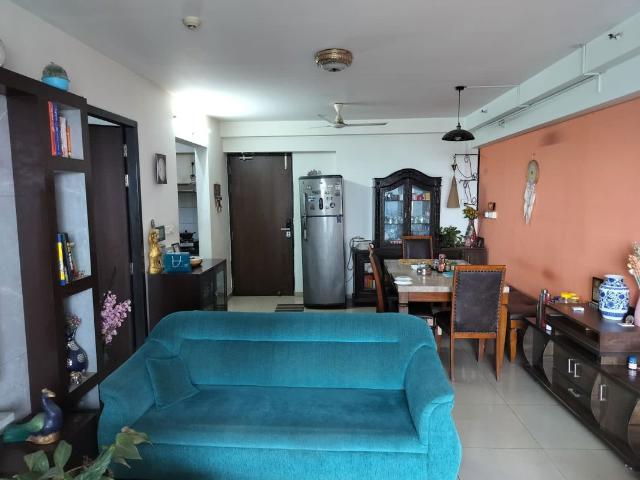 Resale | 2 BHK 750 Sq.Ft. Apartment in Saakaar Almond Park