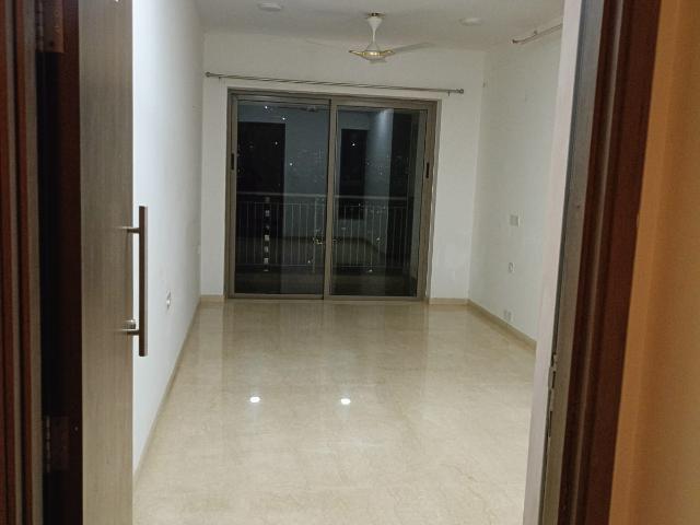 Resale | 2 BHK 750 Sq.Ft. Apartment in Sheth Avalon