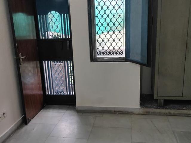 Resale | 2 BHK 750 Sq.Ft. Apartment in Shipra Suncity