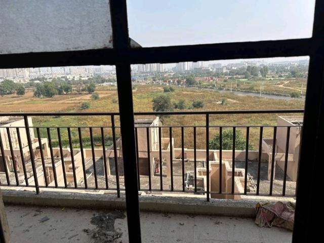 Resale | 2 BHK 750 Sq.Ft. Apartment in Signature Global Orchard Avenue