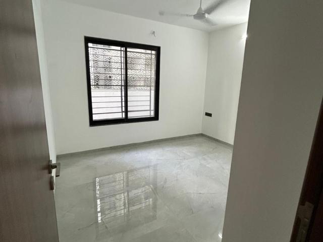 Resale | 2 BHK 752 Sq.Ft. Apartment in Kohinoor Zen Estate