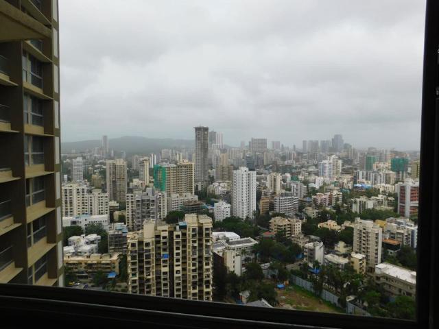 Resale | 2 BHK + 765 Sq.Ft. Apartment in Sheth Auris Bliss