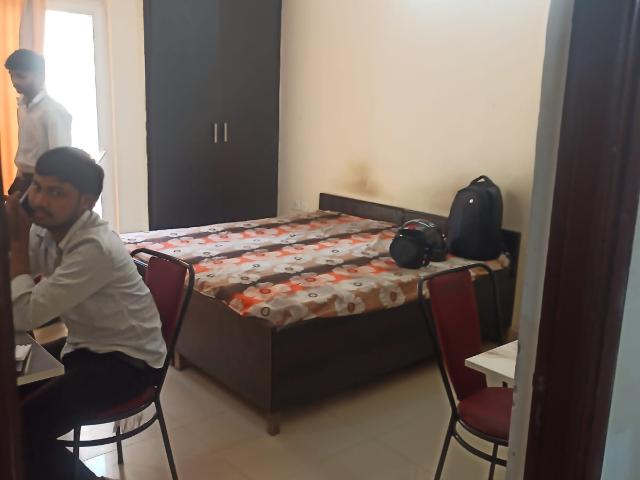 Resale | 2 BHK 760 Sq.Ft. Apartment in Shipra Suncity