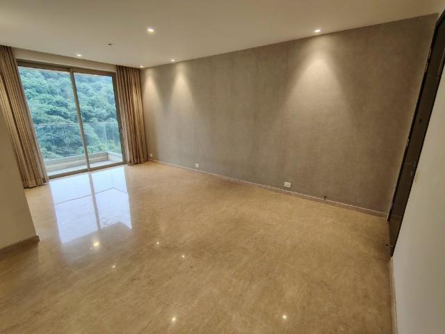 Resale | 2 BHK + 777 Sq.Ft. Apartment in Hiranandani Castle Rock