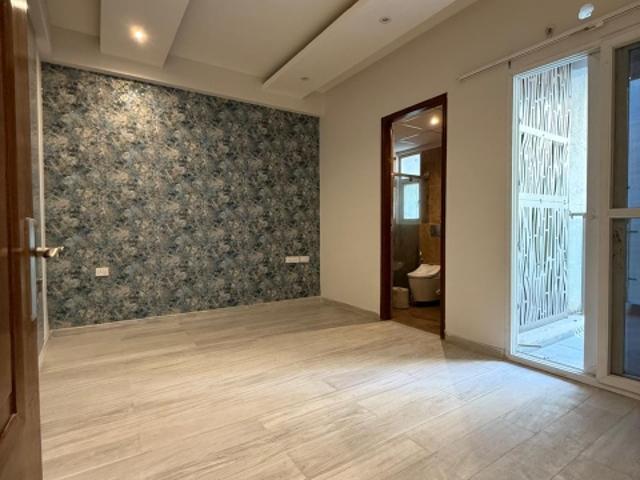 Resale | 2 BHK 789 Sq.Ft. Apartment in Landcraft Golf Links