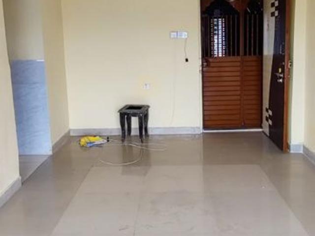Resale | 2 BHK 798 Sq.Ft. Apartment in Summit Apartment