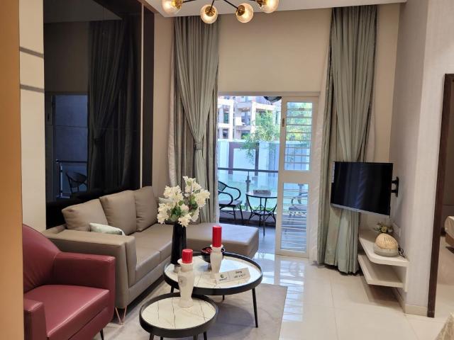 Resale | 2 BHK 805 Sq.Ft. Apartment in Green Hive