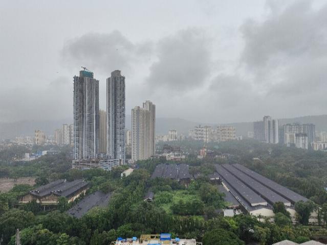 Resale | 2 BHK 806 Sq.Ft. Apartment in Indiabulls One Indiabulls