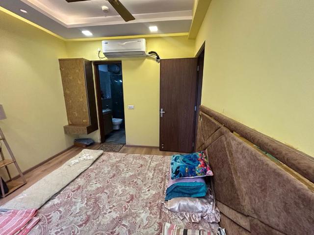 Resale | 2 BHK + 808 Sq.Ft. Apartment in Amanora Adreno Towers