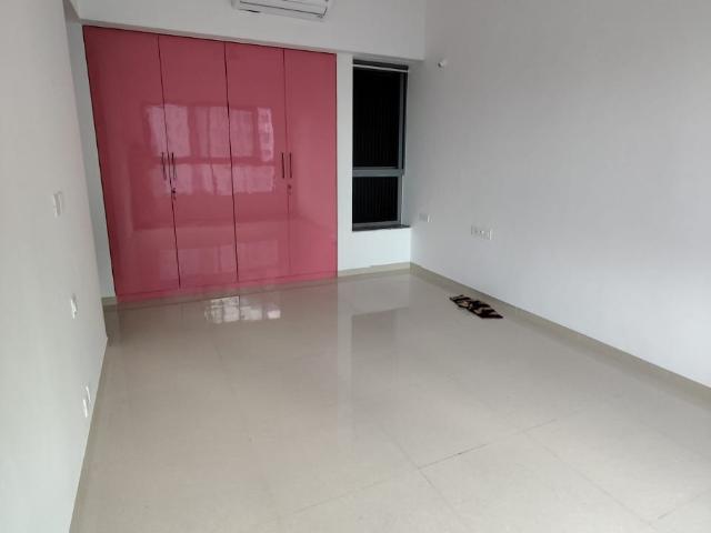Resale | 2 BHK 808 Sq.Ft. Apartment in Kalpataru Immensa