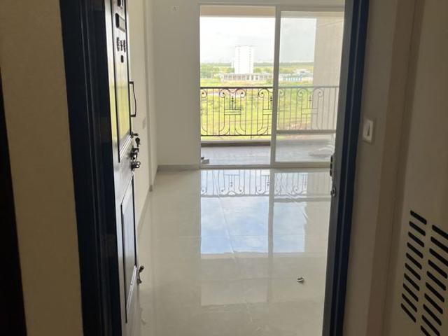 Resale | 2 BHK 809 Sq.Ft. Apartment in Nyati Era