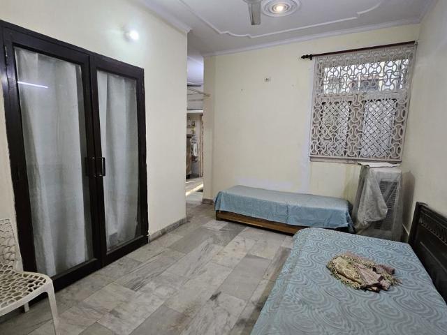 Resale | 2 BHK 800 Sq.Ft. Apartment in Dilshad Colony