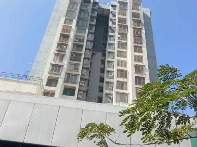 Resale | 2 BHK 800 Sq.Ft. Apartment in Gagangiri Laxman Tower