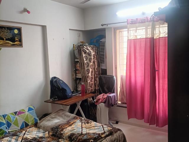 Resale | 2 BHK 800 Sq.Ft. Apartment in Golden Winds