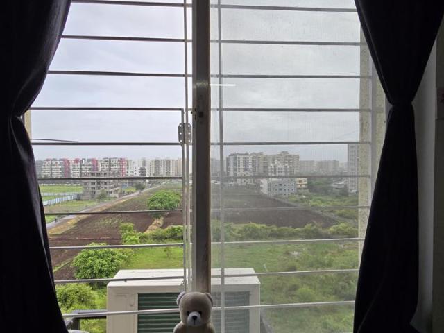Resale | 2 BHK 800 Sq.Ft. Apartment in Golden Winds