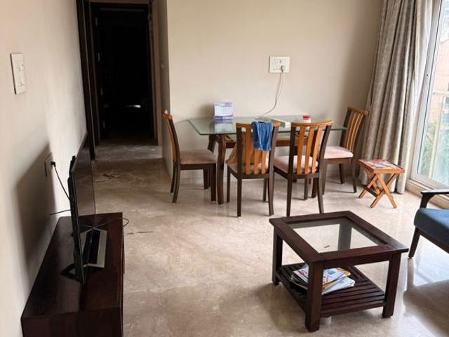 Resale | 2 BHK 800 Sq.Ft. Apartment in Khar West