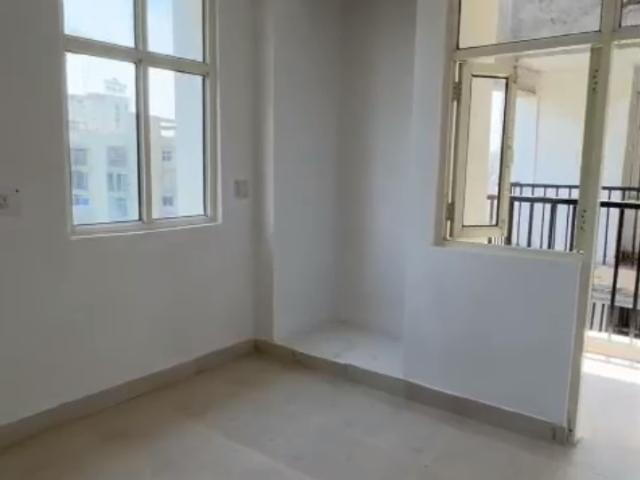 Resale | 2 BHK 800 Sq.Ft. Apartment in MGI Gharaunda