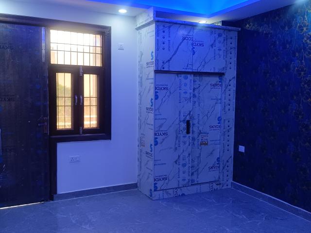 Resale | 2 BHK 800 Sq.Ft. Apartment in MGI Gharaunda