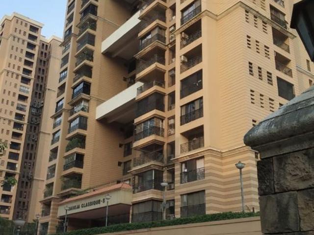 Resale | 2 BHK 800 Sq.Ft. Apartment in Raheja Classique