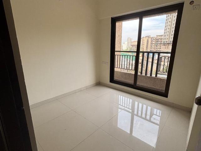 Resale | 2 BHK 800 Sq.Ft. Apartment in Raunak City