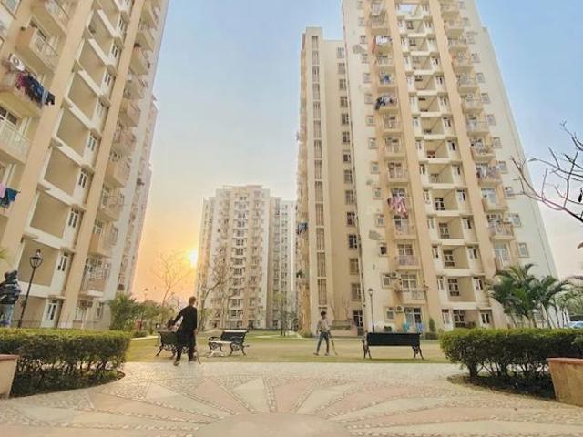Resale | 2 BHK 800 Sq.Ft. Apartment in Shree Vardhman Mantra