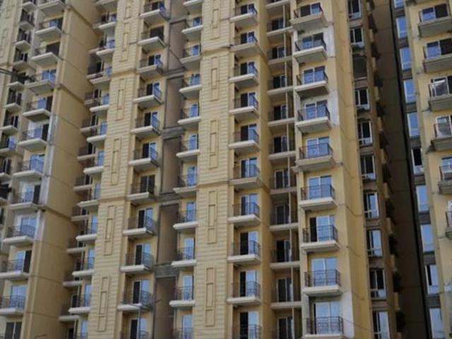 Resale | 2 BHK + 800 Sq.Ft. Apartment in Signature Global The Millennia