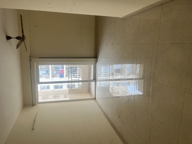 Resale | 2 BHK 800 Sq.Ft. Apartment in Signature Orchard Avenue 2