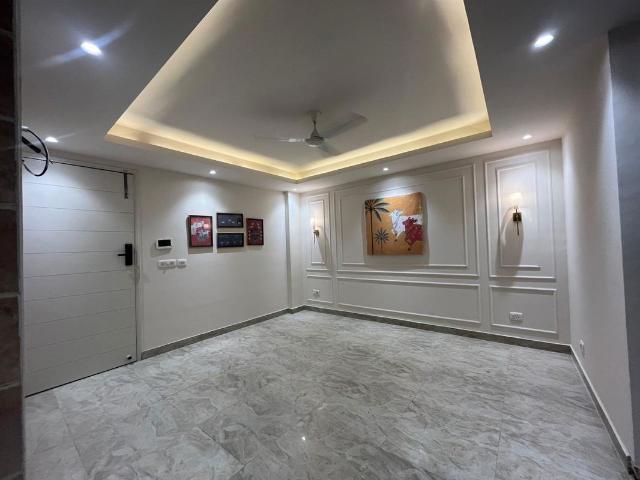 Resale | 2 BHK 80 Sq.Yd. Apartment in Chattarpur