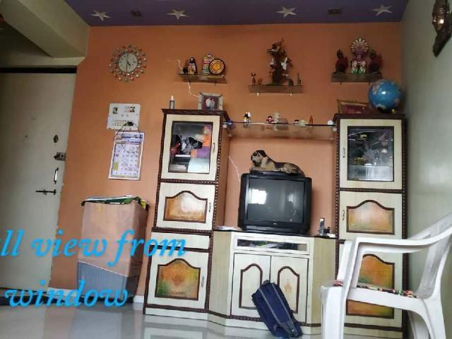 Resale | 2 BHK 810 Sq.Ft. Apartment in Vinayak Park CHS