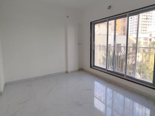 Resale | 2 BHK 810 Sq.Ft. Apartment in Sheth Auris Serenity Tower 1
