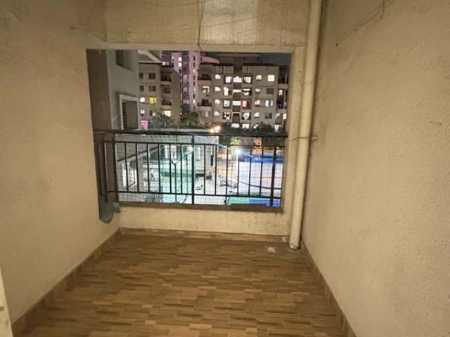 Resale | 2 BHK 829 Sq.Ft. Apartment in Five Star Royal Entrada