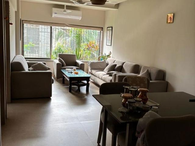 Resale | 2 BHK 820 Sq.Ft. Apartment in Juhu
