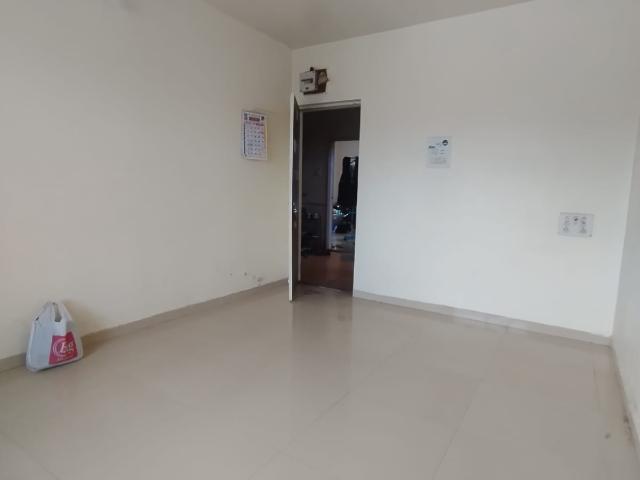 Resale | 2 BHK 830 Sq.Ft. Apartment in Kumar Paradise Pune