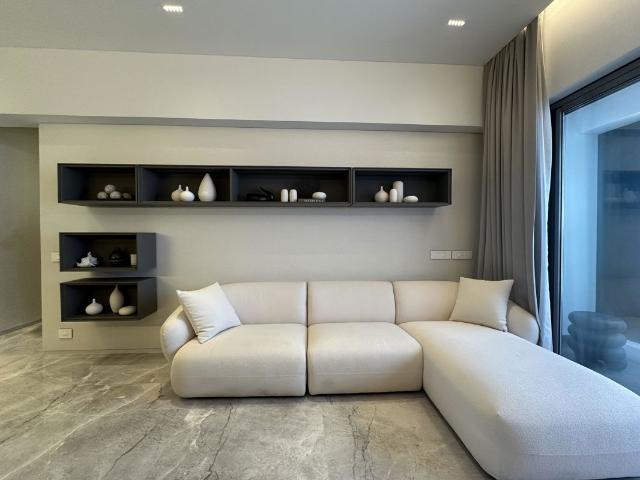Resale | 2 BHK + 844 Sq.Ft. Apartment in Rustomjee 180 Bayview