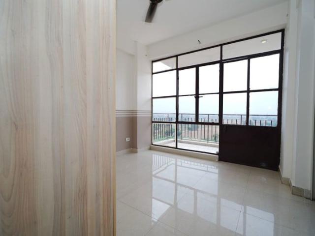 Resale | 2 BHK 846 Sq.Ft. Apartment in Signature Global Synera