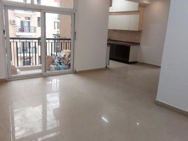 Resale | 2 BHK 840 Sq.Ft. Apartment in Ajnara Gen X