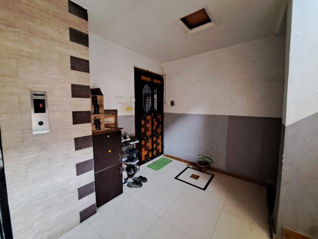 Resale | 2 BHK 842 Sq.Ft. Apartment in Sonigara Omega Paradise