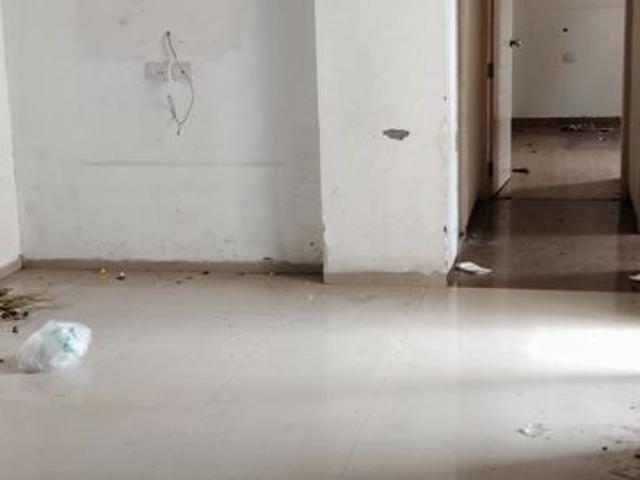 Resale | 2 BHK + 850 Sq.Ft. Apartment in Umang Summer Palms