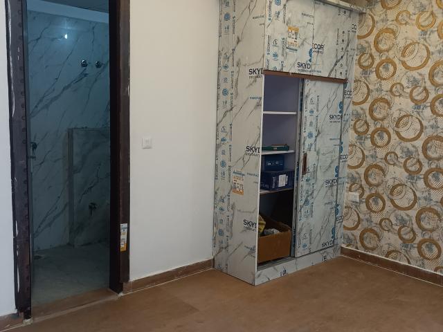 Resale | 2 BHK 850 Sq.Ft. Apartment in Charms Castle