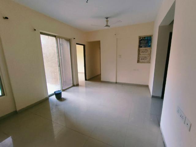 Resale | 2 BHK 850 Sq.Ft. Apartment in Goel Ganga Estoria