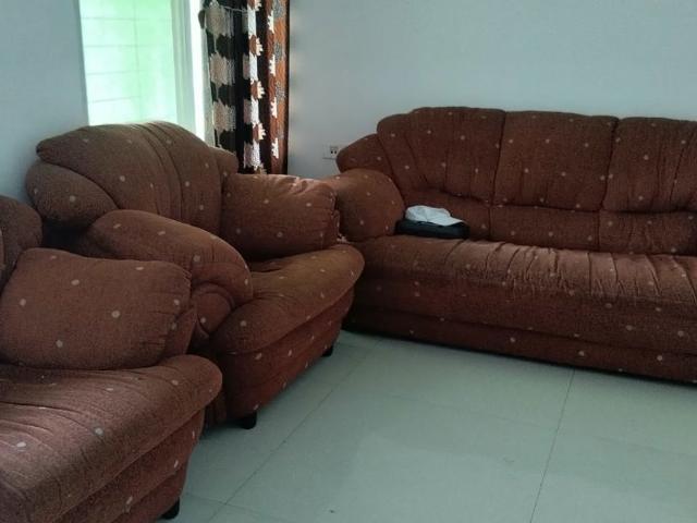 Resale | 2 BHK 850 Sq.Ft. Apartment in Kohinoor Tinsel Town