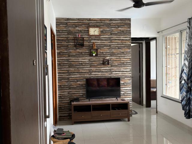 Resale | 2 BHK 850 Sq.Ft. Apartment in Paras Vista