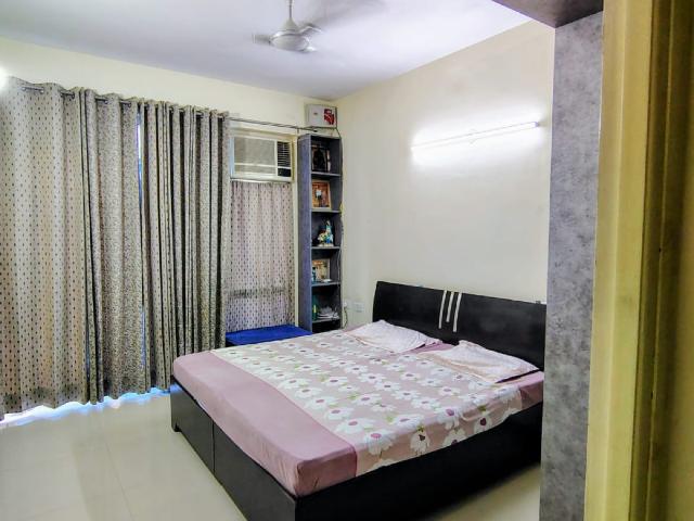 Resale | 2 BHK 850 Sq.Ft. Apartment in Pyramid Urban Homes 3