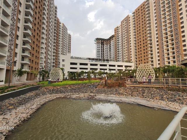 Resale | 2 BHK 851 Sq.Ft. Apartment in Kohinoor Kaleido