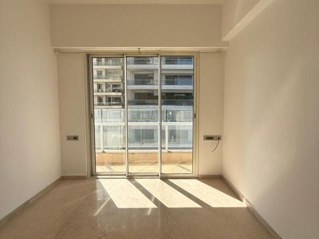 Resale | 2 BHK + 864 Sq.Ft. Apartment in Omkar Alta Monte