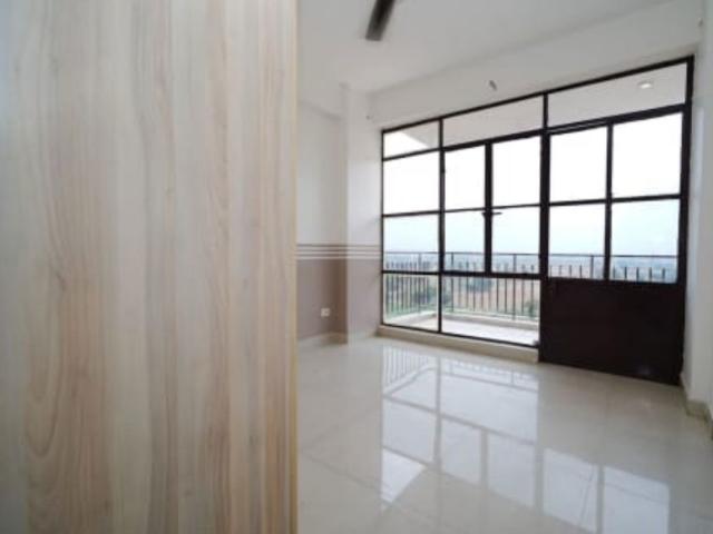 Resale | 2 BHK 864 Sq.Ft. Apartment in Signature Global Synera