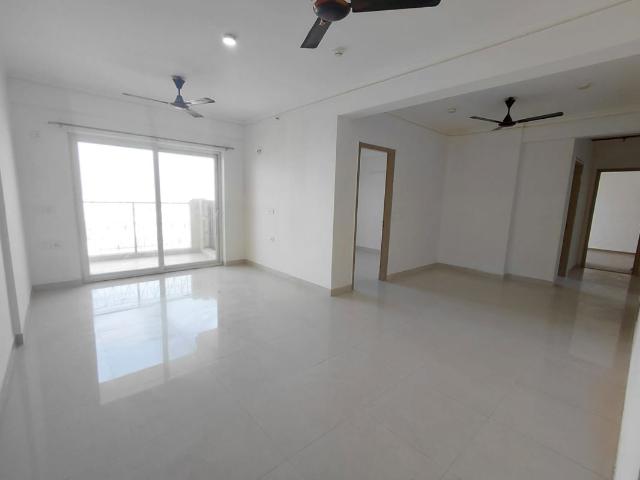 Resale | 2 BHK + 865 Sq.Ft. Apartment in Pareena Micasa