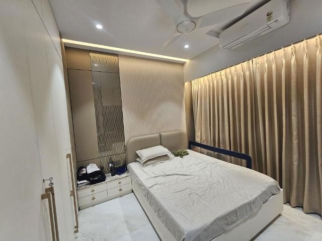 Resale | 2 BHK + 866 Sq.Ft. Apartment in Peninsula Celestia Spaces