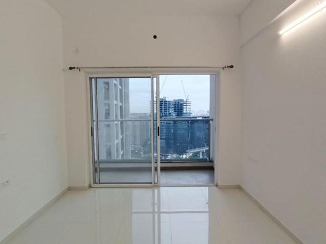 Resale | 2 BHK 860 Sq.Ft. Apartment in Runwal The Central Park