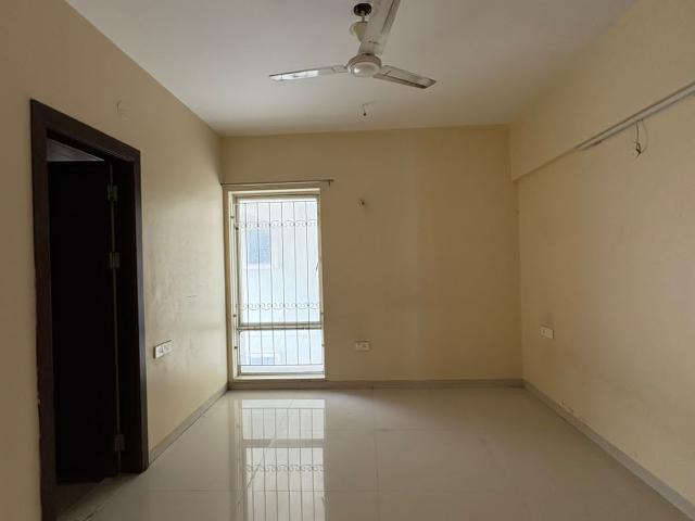 Resale | 2 BHK 860 Sq.Ft. Apartment in Shraddha Twin Tower